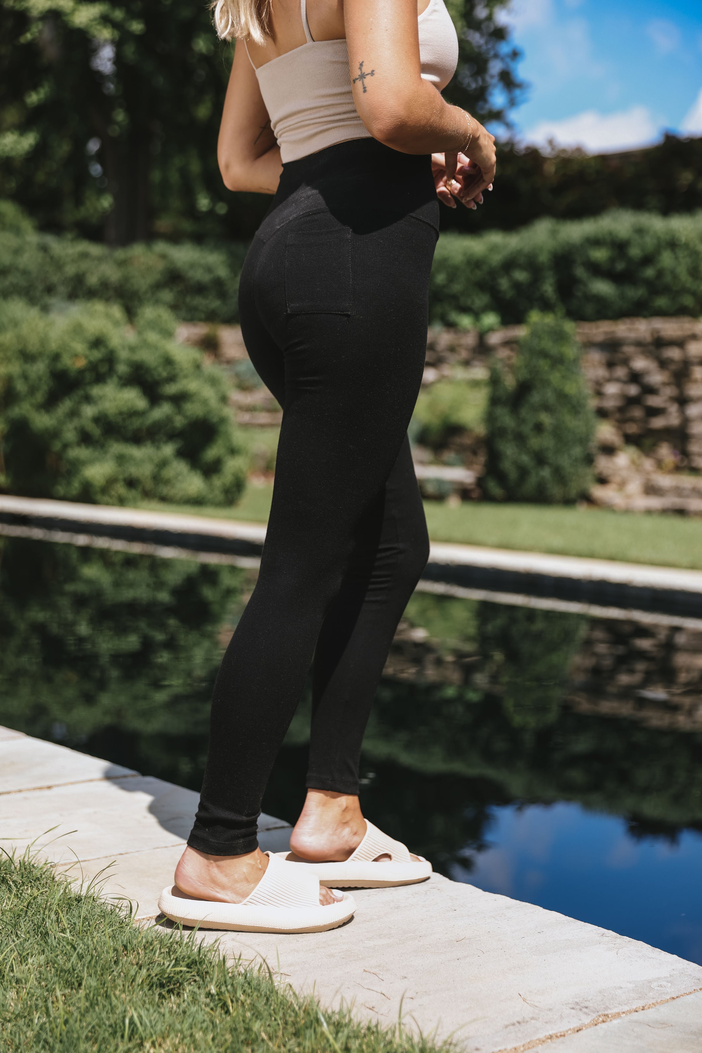 Ribbed Legging Pocket